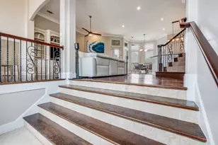 3336 University Park Ln, Irving, TX 75062 - Photo 4