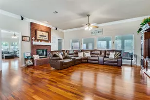 1020 Shady Oak Trail, Mansfield, TX 76063 - Photo 4