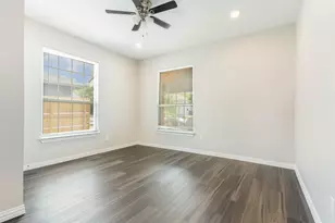 1030 N Bishop Ave, Dallas, TX 75208 - Photo 6