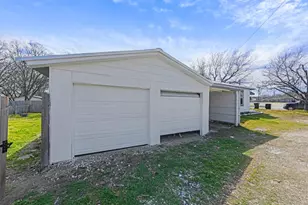 115 N Avenue T, Clifton, TX 76634 - Photo 8