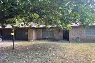 205 S Allen St, Boyd, TX 76023 - Photo 2
