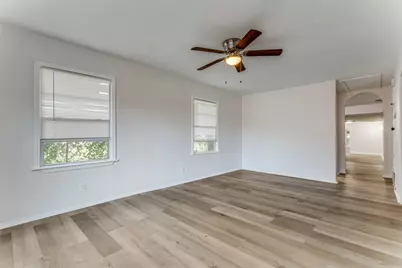 109 S Judkins Street, Fort Worth, TX 76111 - Photo 6