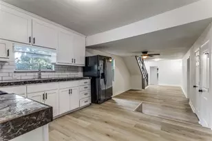 109 S Judkins St, Fort Worth, TX 76111 - Photo 12