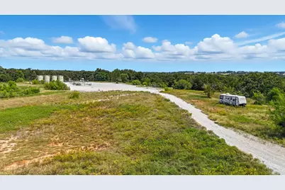 1000 W White Dove Street, Azle, TX 76020 - Photo 4