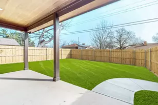 706 Poinsettia Dr, Lancaster, TX 75146 - Photo 10