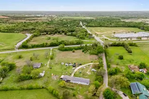 1128 County Rd 429, Cleburne, TX 76031 - Photo 4