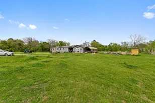 1128 County Rd 429, Cleburne, TX 76031 - Photo 18