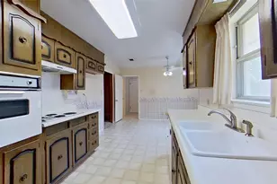 6301 Wrigley Way, Fort Worth, TX 76133 - Photo 14