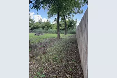 1609 N Brazos Avenue, Cleburne, TX 76031 - Photo 4