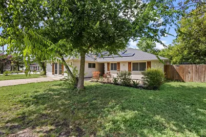 878 N Main Drive, Van Alstyne, TX 75495 - Photo 2
