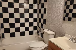 1310 Oakbluff Dr, Lancaster, TX 75146 - Photo 6