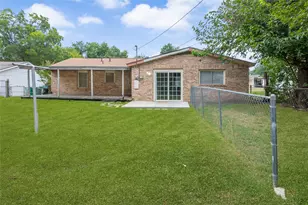 5229 Ira Street N, Haltom City, TX 76117 - Photo 32