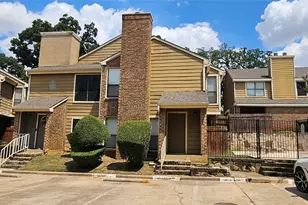 2117 Park Willow Ln, Arlington, TX 76011 - Photo 1