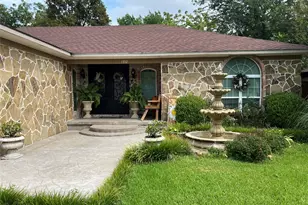 1352 Gillette St, Dallas, TX 75217 - Photo 2