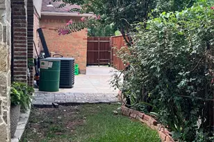 1352 Gillette St, Dallas, TX 75217 - Photo 22