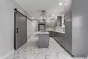 729 S Waverly Dr, Dallas, TX 75208 - Photo 2