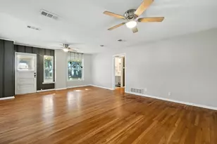 2020 Balsam St, Fort Worth, TX 76111 - Photo 10