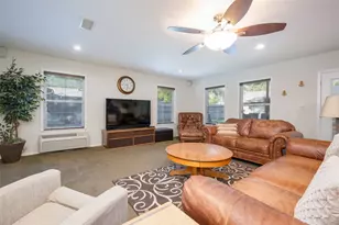 1027 Stanley St, Denton, TX 76201 - Photo 14