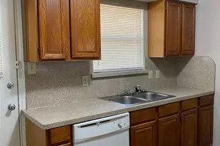 1112 Valley View Dr, Glenn Heights, TX 75154 - Photo 4