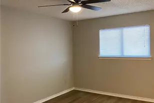 1112 Valley View Dr, Glenn Heights, TX 75154 - Photo 16