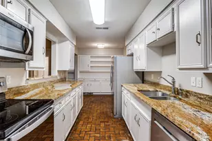 7517 Meadow Oaks Dr, Dallas, TX 75230 - Photo 10