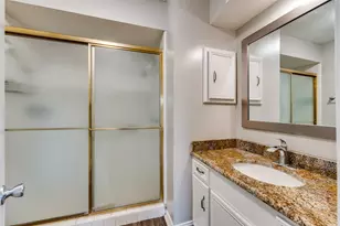 7517 Meadow Oaks Dr, Dallas, TX 75230 - Photo 20