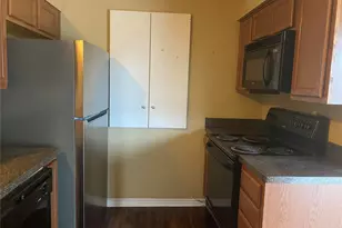 110 W Fairview St, Sherman, TX 75092 - Photo 6