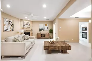 5813 Preston Valley Dr, Dallas, TX 75240 - Photo 10