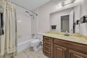 1827 Lakecrest Cir, Carrollton, TX 75006 - Photo 24