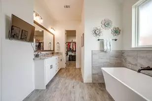 1225 Crown Valley Dr, Weatherford, TX 76087 - Photo 14