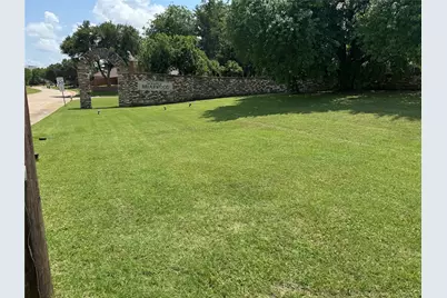 1701 Plum Creek Drive, DeSoto, TX 75115 - Photo 2