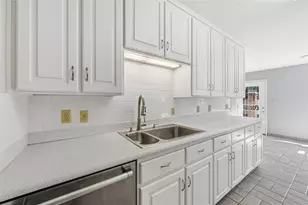 11832 High Valley Dr, Dallas, TX 75234 - Photo 14