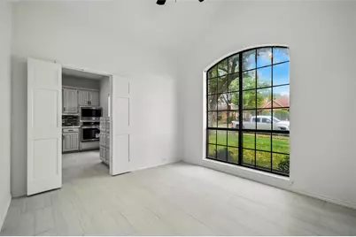 807 Williamsburg Drive, Ennis, TX 75119 - Photo 4