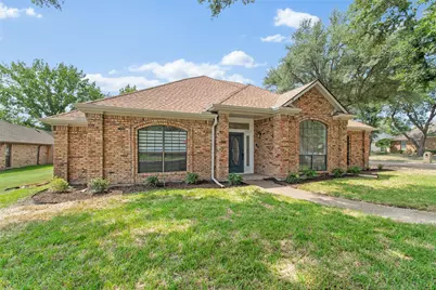 807 Williamsburg Drive, Ennis, TX 75119 - Photo 2