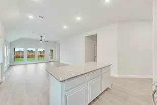 221 Sweetwater Dr, Commerce, TX 75428 - Photo 10