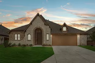 221 Sweetwater Dr, Commerce, TX 75428 - Photo 2