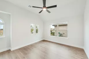 221 Sweetwater Dr, Commerce, TX 75428 - Photo 6