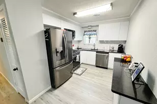 2404 13th St, Brownwood, TX 76801 - Photo 8