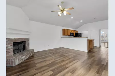 3000 Prairie Hill Lane, Arlington, TX 76010 - Photo 8