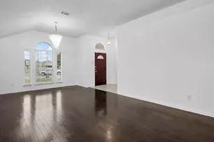 3000 Prairie Hill Ln, Arlington, TX 76010 - Photo 4