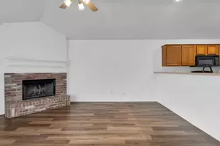 3000 Prairie Hill Ln, Arlington, TX 76010 - Photo 6