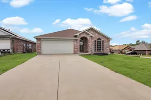 3000 Prairie Hill Ln, Arlington, TX 76010 - Photo 1