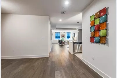 1505 Elm Street #204, Dallas, TX 75201 - Photo 6