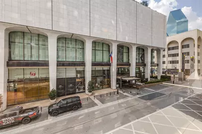 1505 Elm Street #204, Dallas, TX 75201 - Photo 4