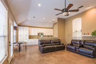 4121 Burnhill Dr, Plano, TX 75024 - Photo 6