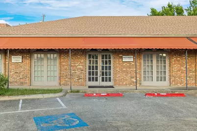 1619 W Irving Boulevard #2, Irving, TX 75061 - Photo 4