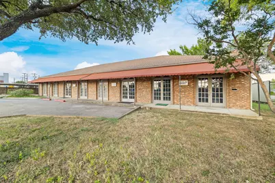 1619 W Irving Boulevard #2, Irving, TX 75061 - Photo 2