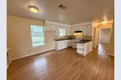 312 N Avenue B, Springtown, TX 76082 - Photo 8