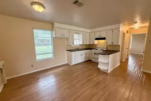 312 N Ave B, Springtown, TX 76082 - Photo 8