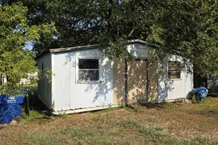 905 E Sears St, Denison, TX 75020 - Photo 6